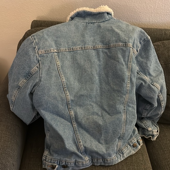 Women’s wrangler jean jacket - Picture 4 of 6